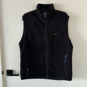 Patagonia - Synchilla vest - black men’s size large.